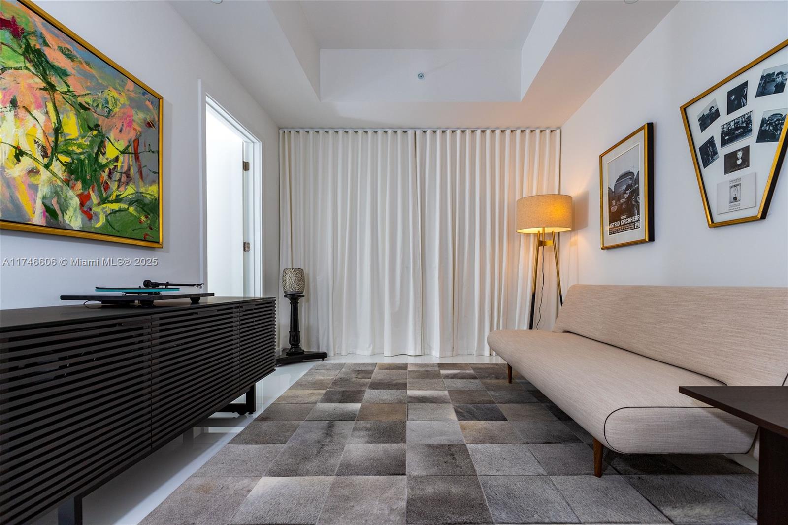 851 NE 1st Ave #2812, Miami FL 33132