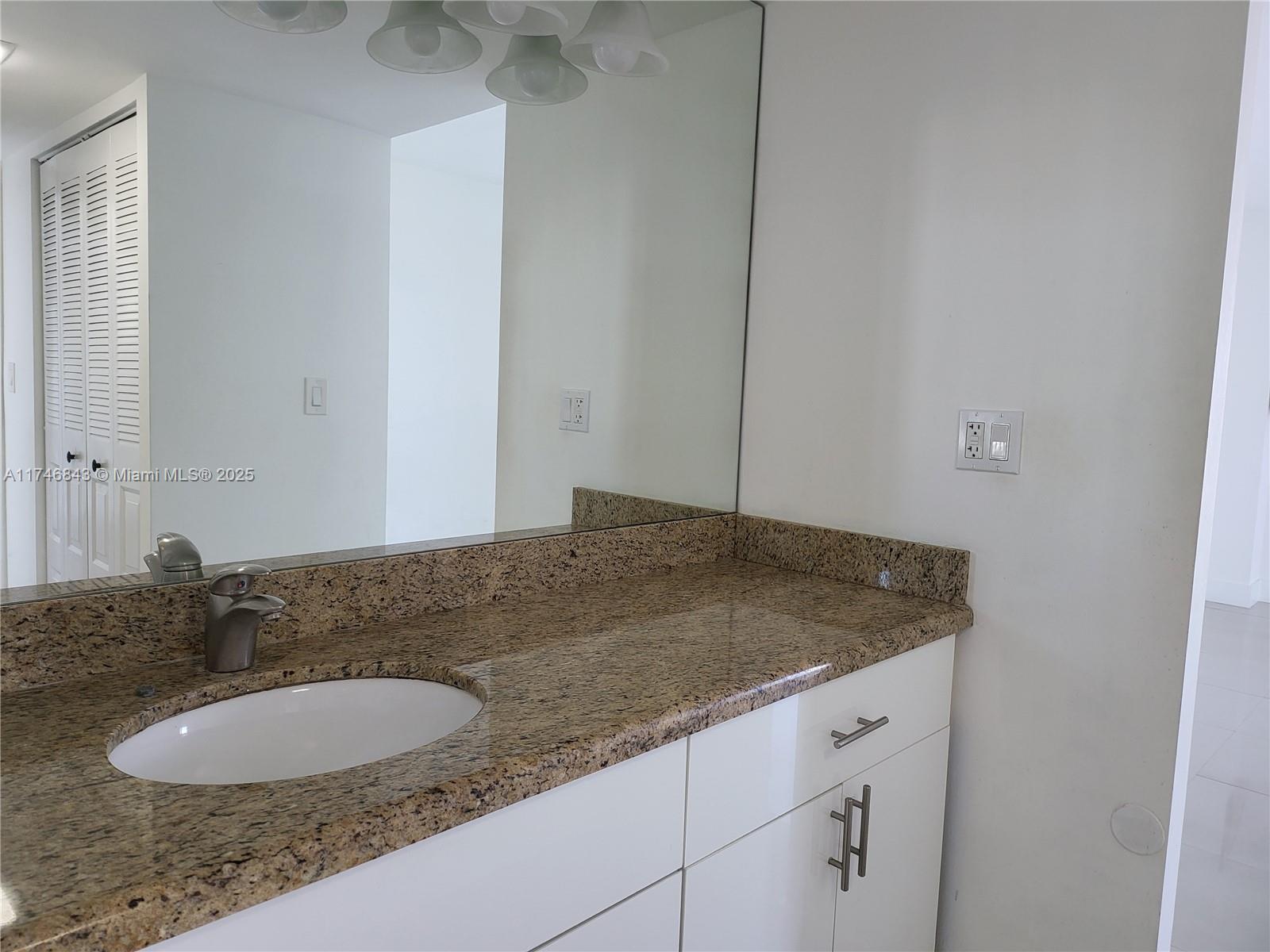 20301 W Country Club Dr #922, Aventura, Florida image 11