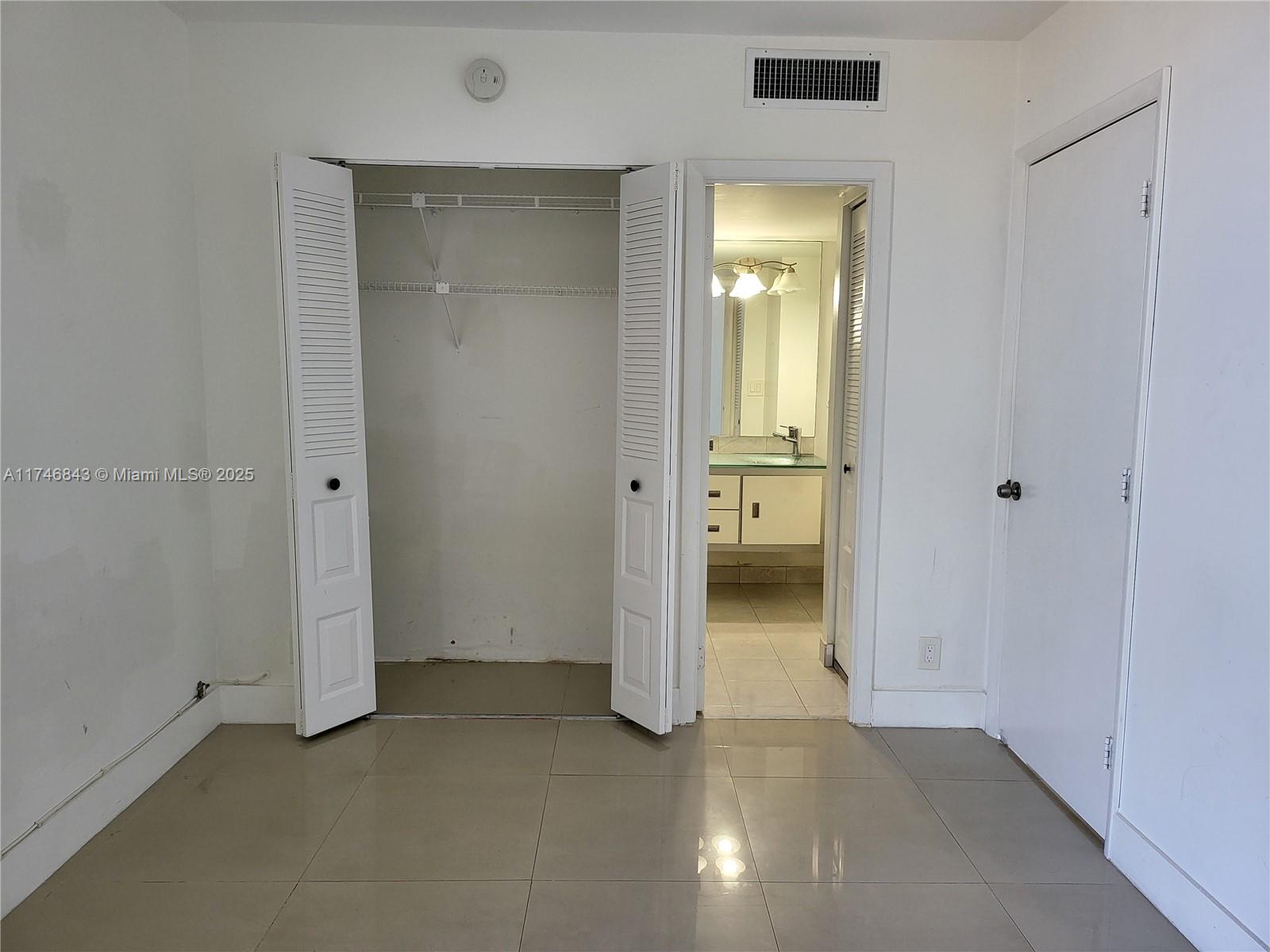 20301 W Country Club Dr #922, Aventura, Florida image 14