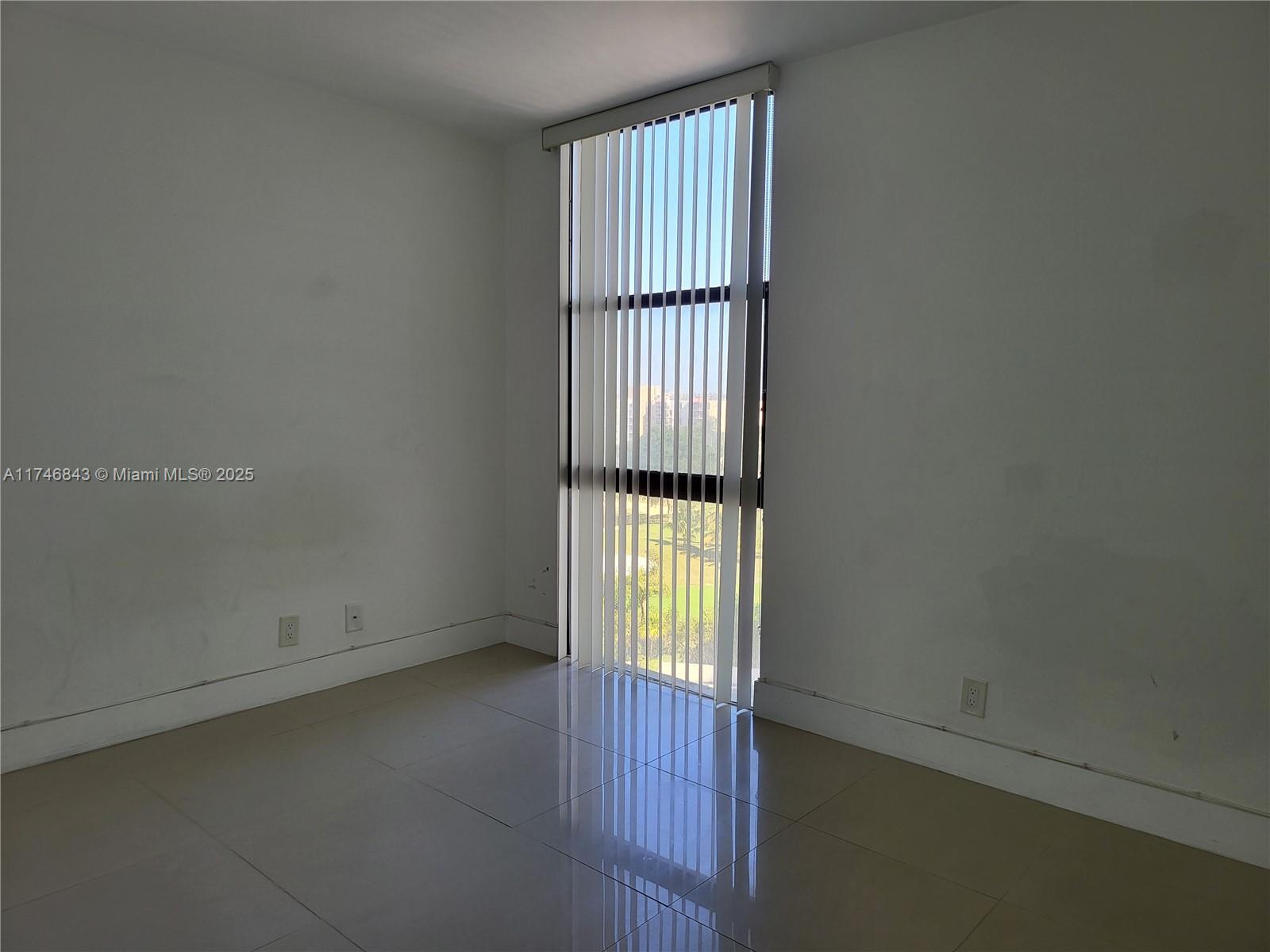 20301 W Country Club Dr #922, Aventura, Florida image 16