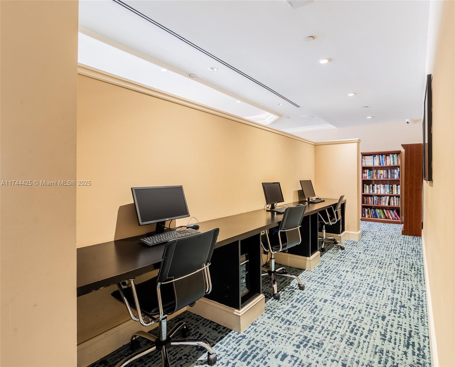 20000 E Country Club Dr #1111, Aventura, Florida image 40