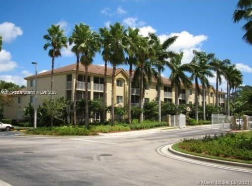 Residential, Hollywood, Florida image 2