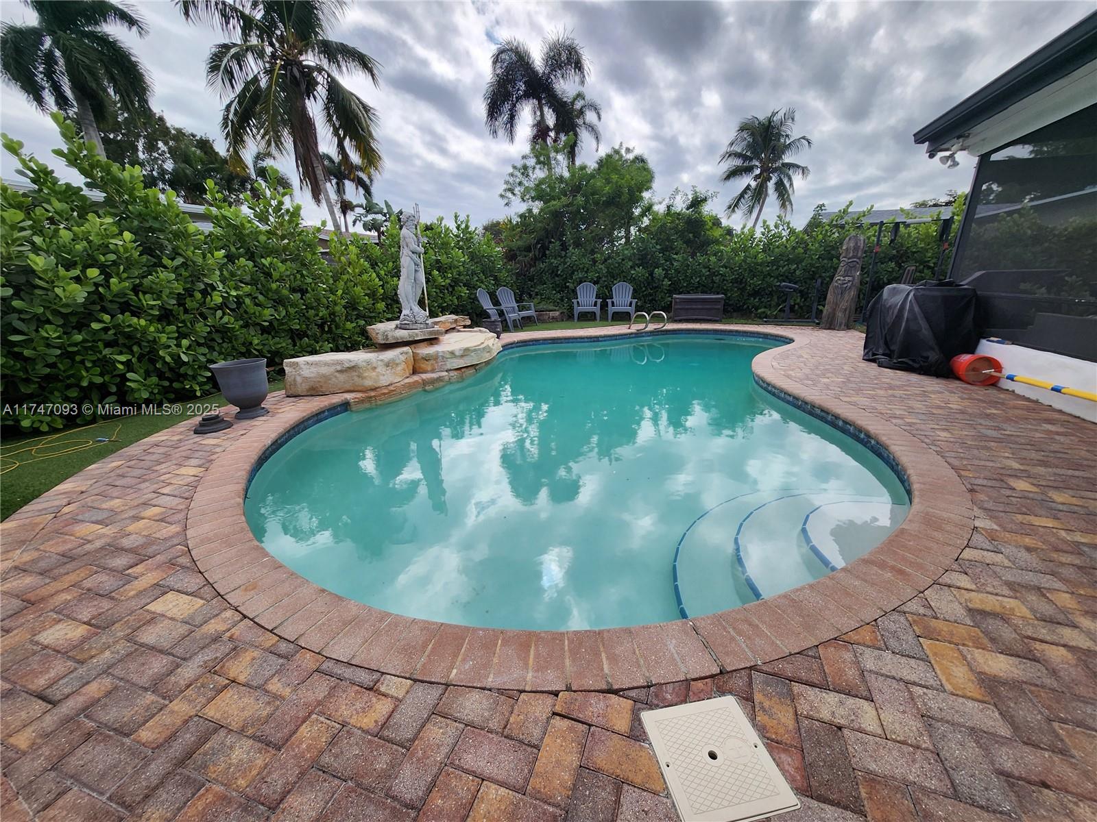 2251 NW 87th Terrace, Pembroke Pines, Florida image 14