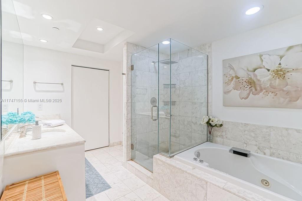 1331 Brickell Bay Dr #906, Miami FL 33131