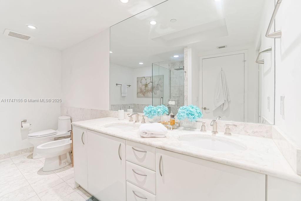 1331 Brickell Bay Dr #906, Miami FL 33131