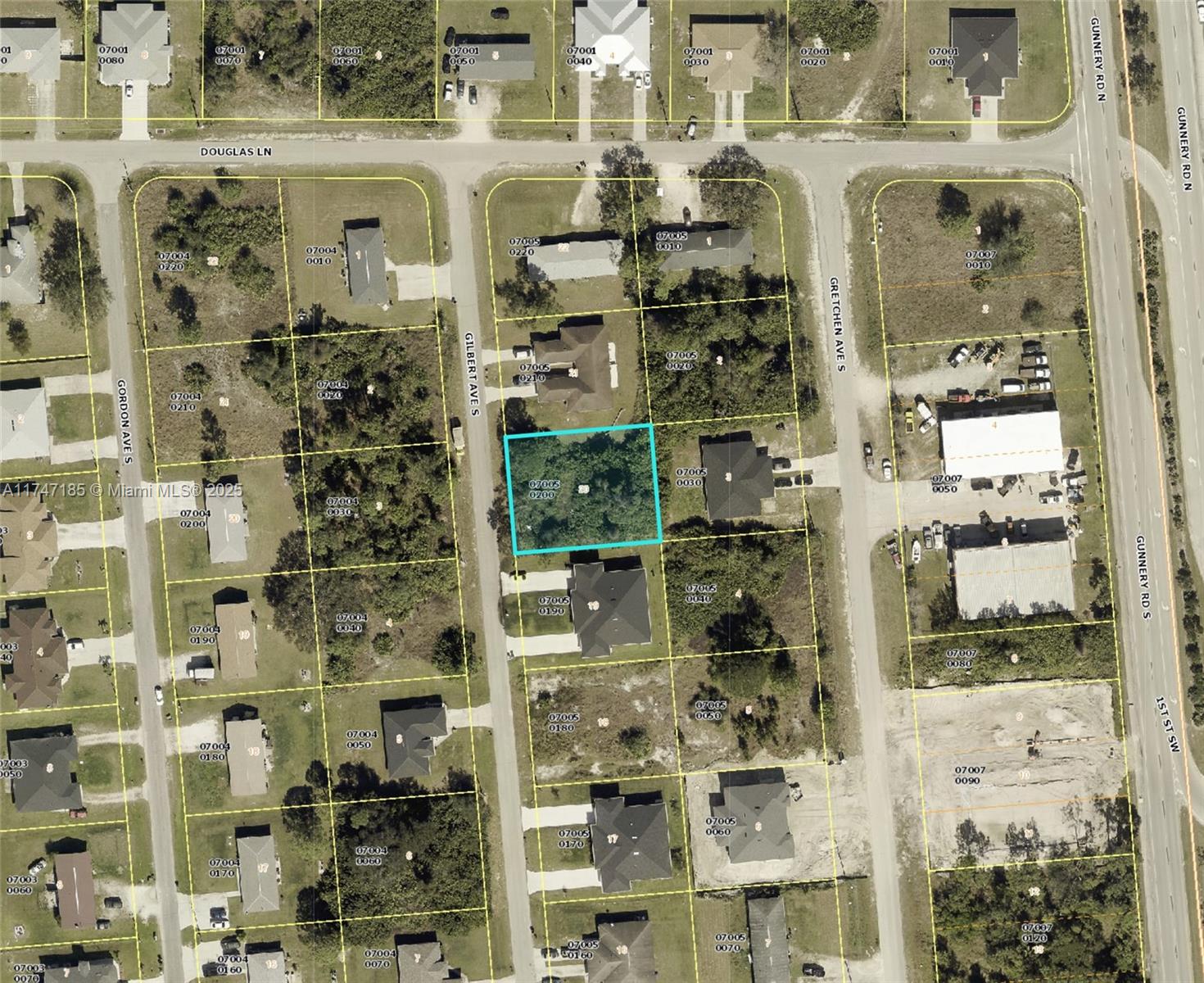 109/111 Gilbert Ave S, Lehigh Acres, Florida image 1