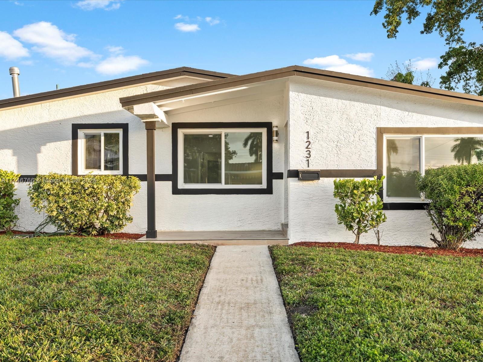 1231 NW 175th Ter, Miami Gardens, Florida image 3