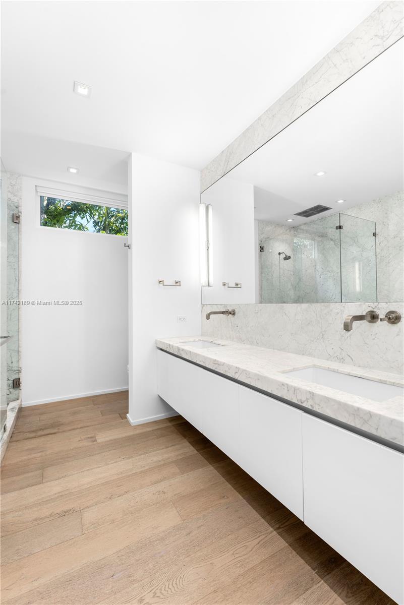 335 W 46th St, Miami Beach, Florida image 22