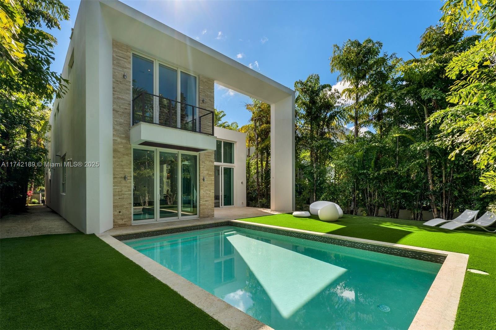 335 W 46th St, Miami Beach, Florida image 37