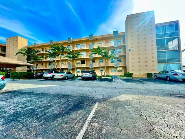 2145 Pierce St #122, Hollywood, Florida image 3