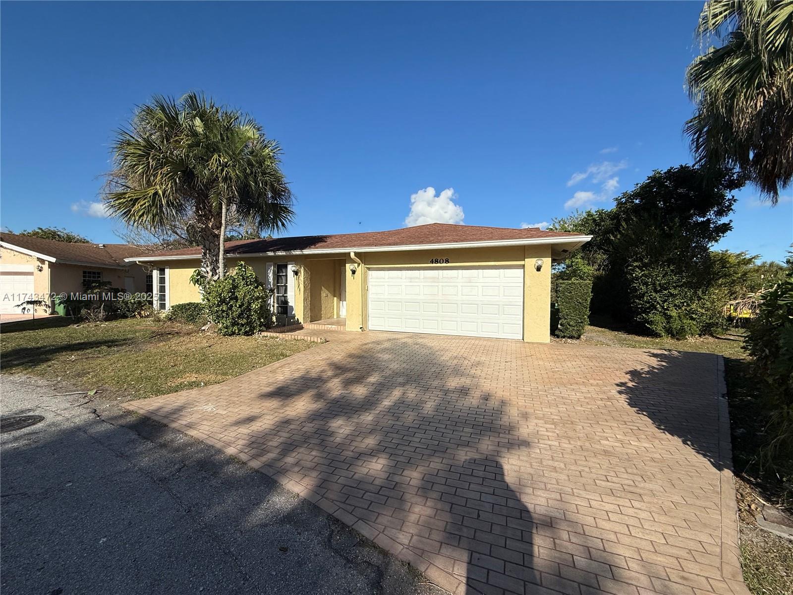 4808 Mango Dr, Tamarac, Florida image 2