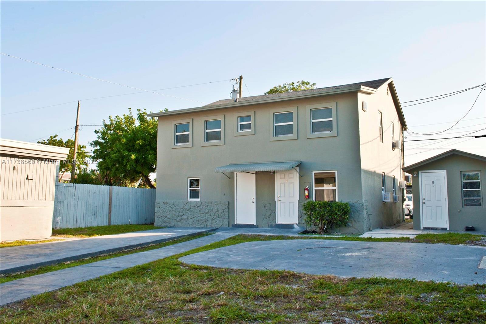Listing Photo 8
