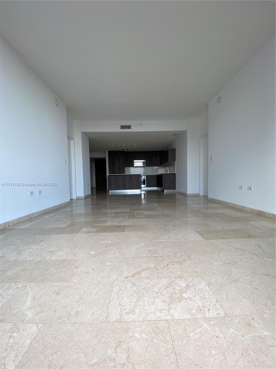 88 SW 7th St #2010, Miami FL 33130
