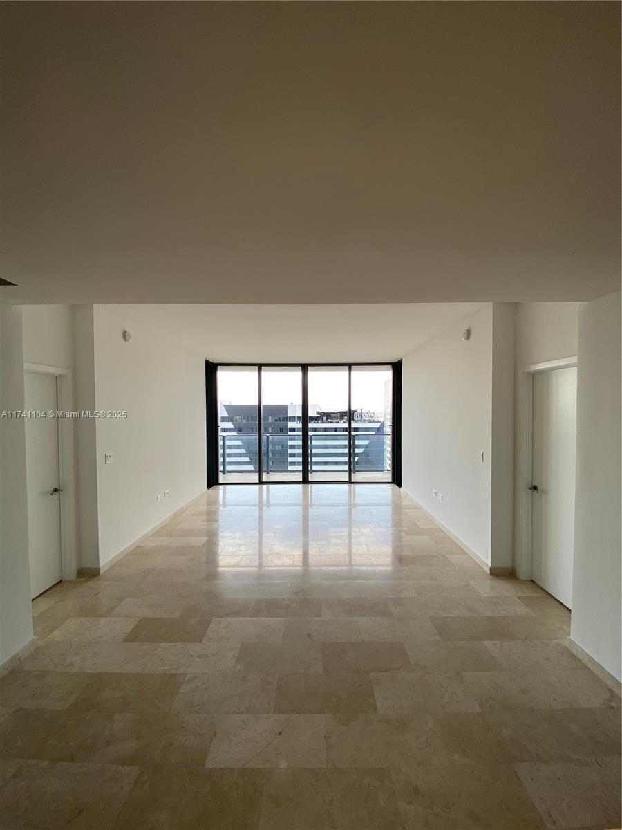 88 SW 7th St #2010, Miami FL 33130