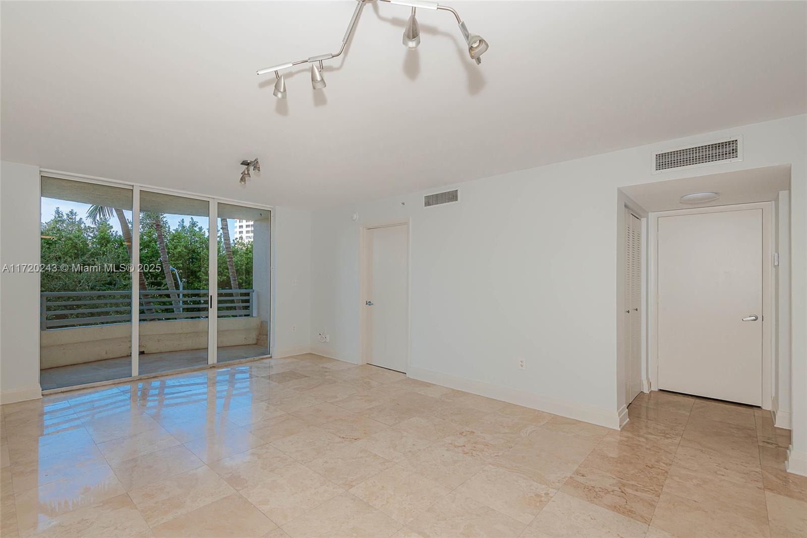 1401 W Bay Rd #307, Miami Beach, Florida image 6