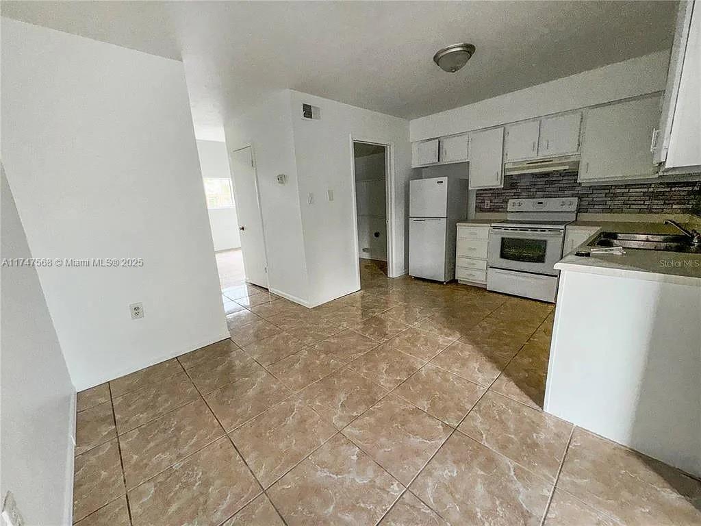 Residential, Orlando, Florida image 5
