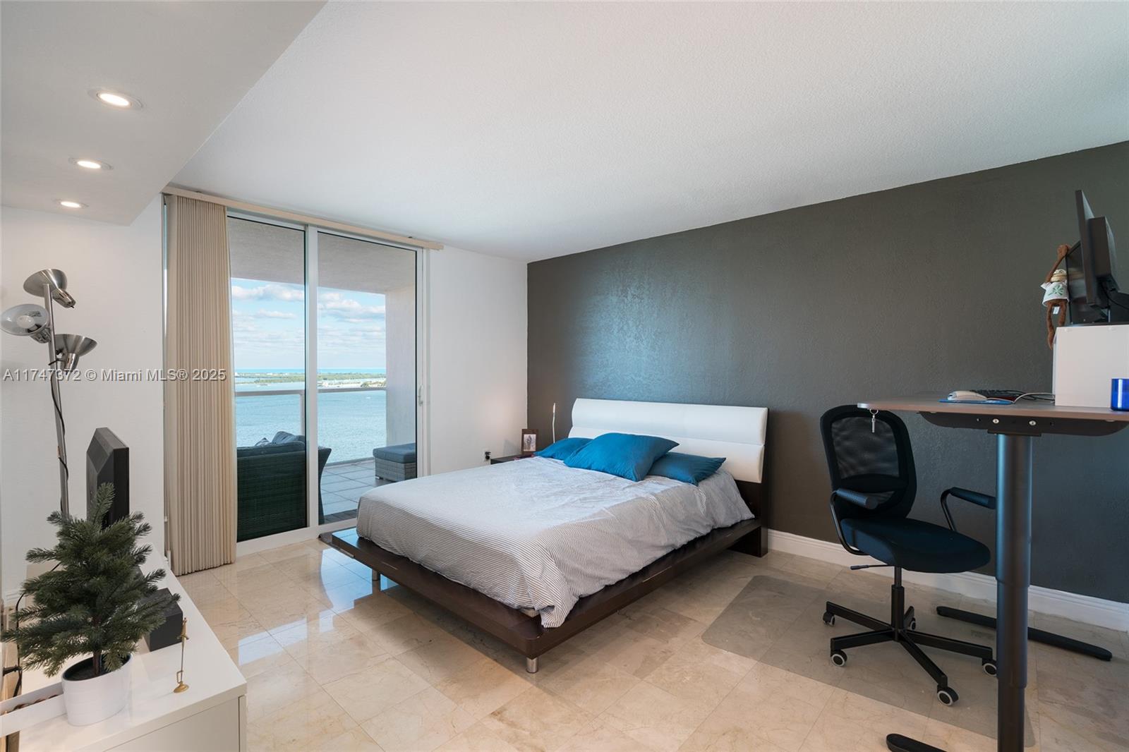 2101 Brickell Ave #2803, Miami FL 33129
