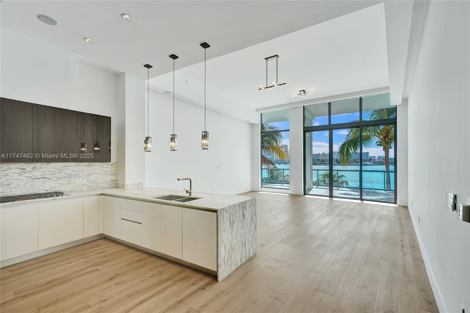 3300 NE 188th St #110, Aventura FL 33180