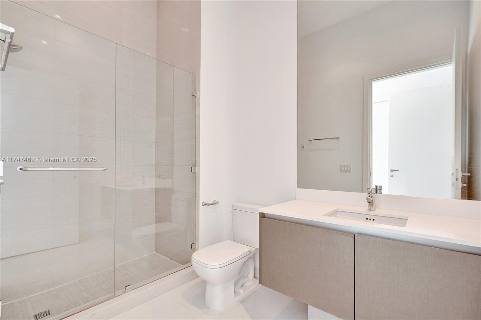 3300 NE 188th St #110, Aventura FL 33180