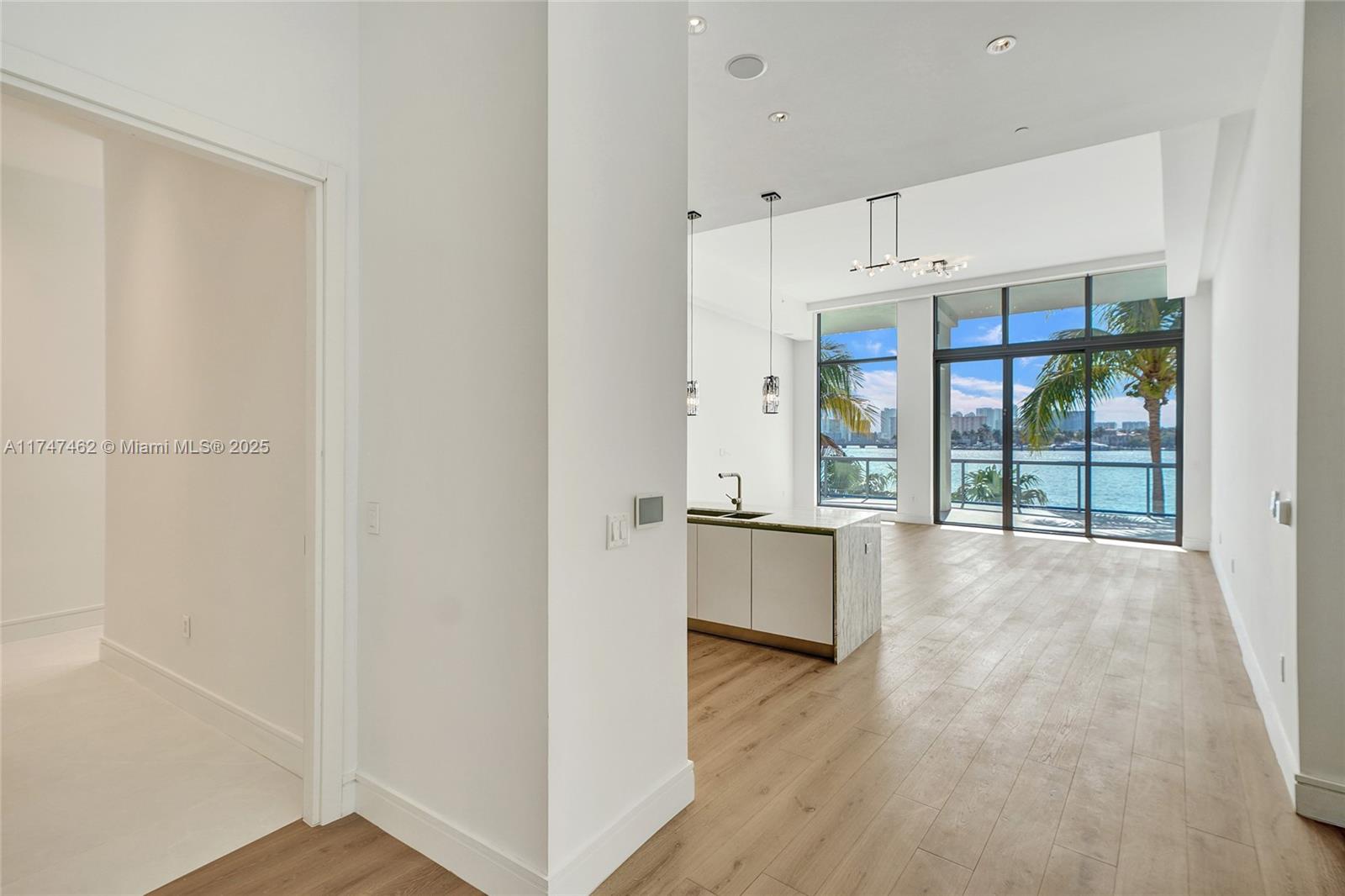 3300 NE 188th St #110, Aventura FL 33180
