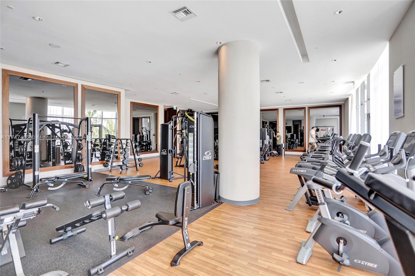 3300 NE 188th St #110, Aventura FL 33180
