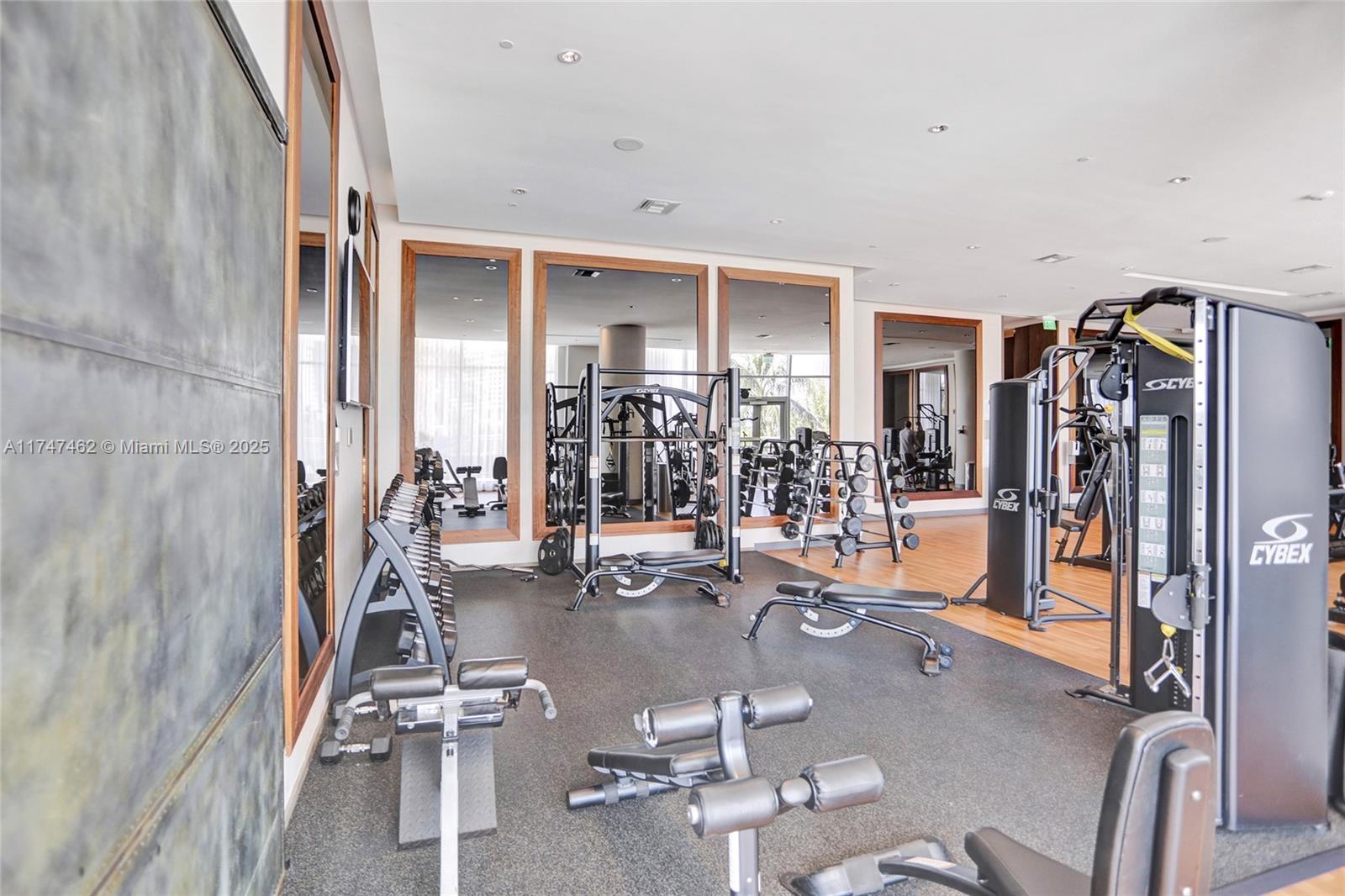 3300 NE 188th St #110, Aventura FL 33180