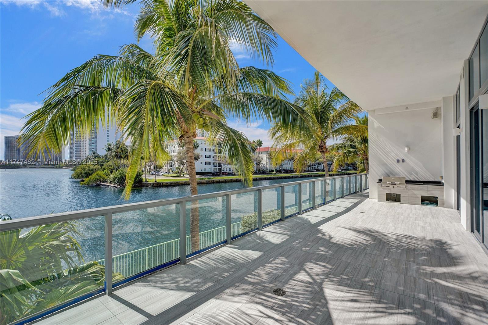 3300 NE 188th St #110, Aventura FL 33180