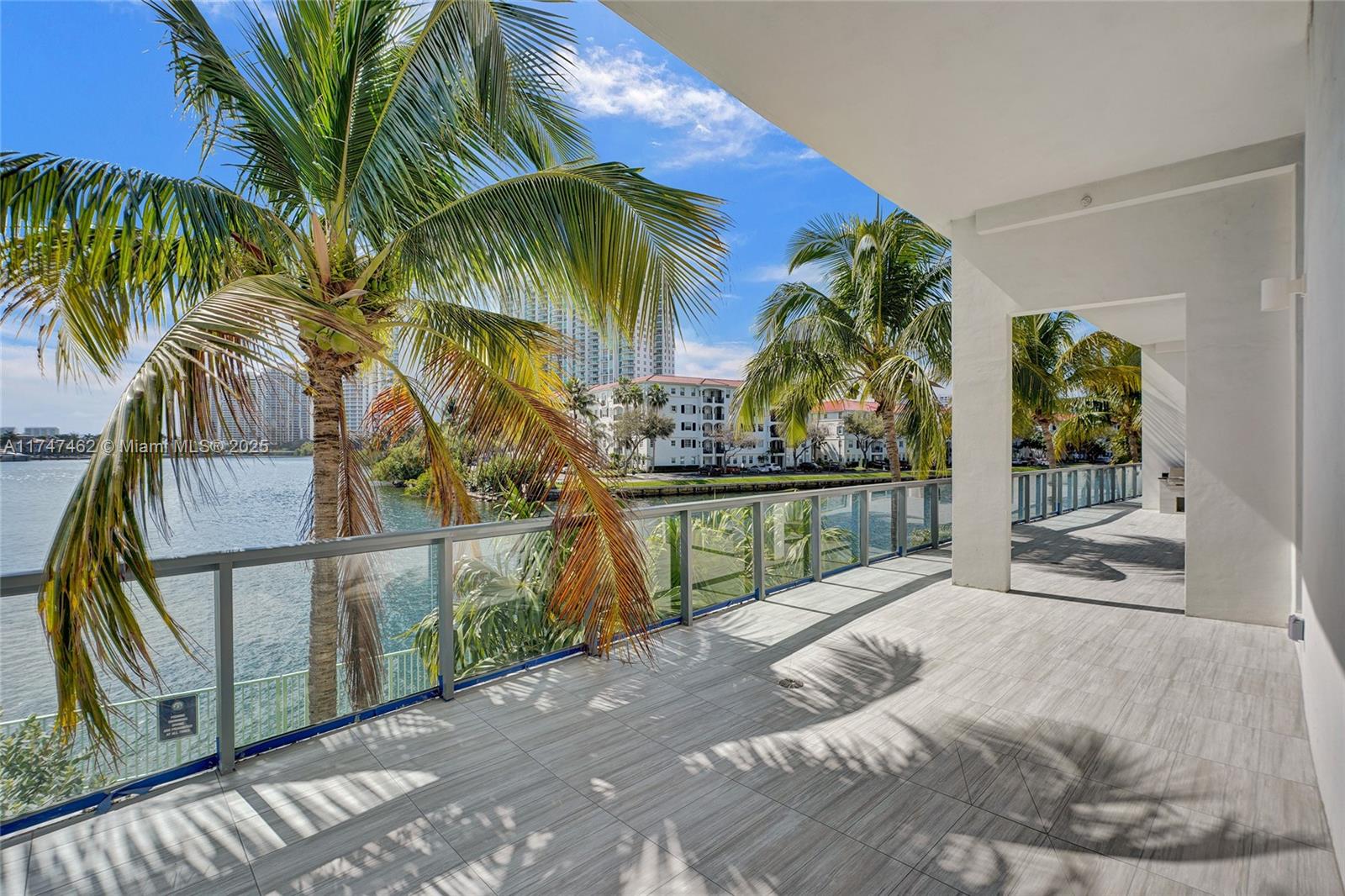 3300 NE 188th St #110, Aventura FL 33180