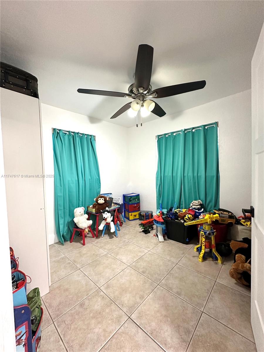 16721 NW 73rd Ave, Hialeah, Florida image 11