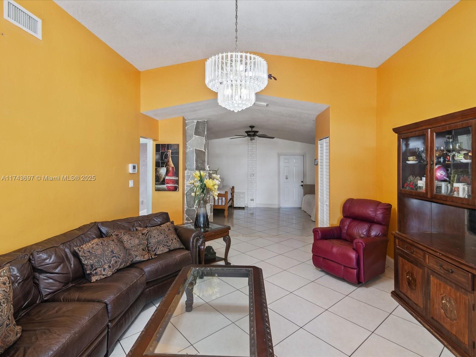 212 S 57th Way, Hollywood, Florida image 2