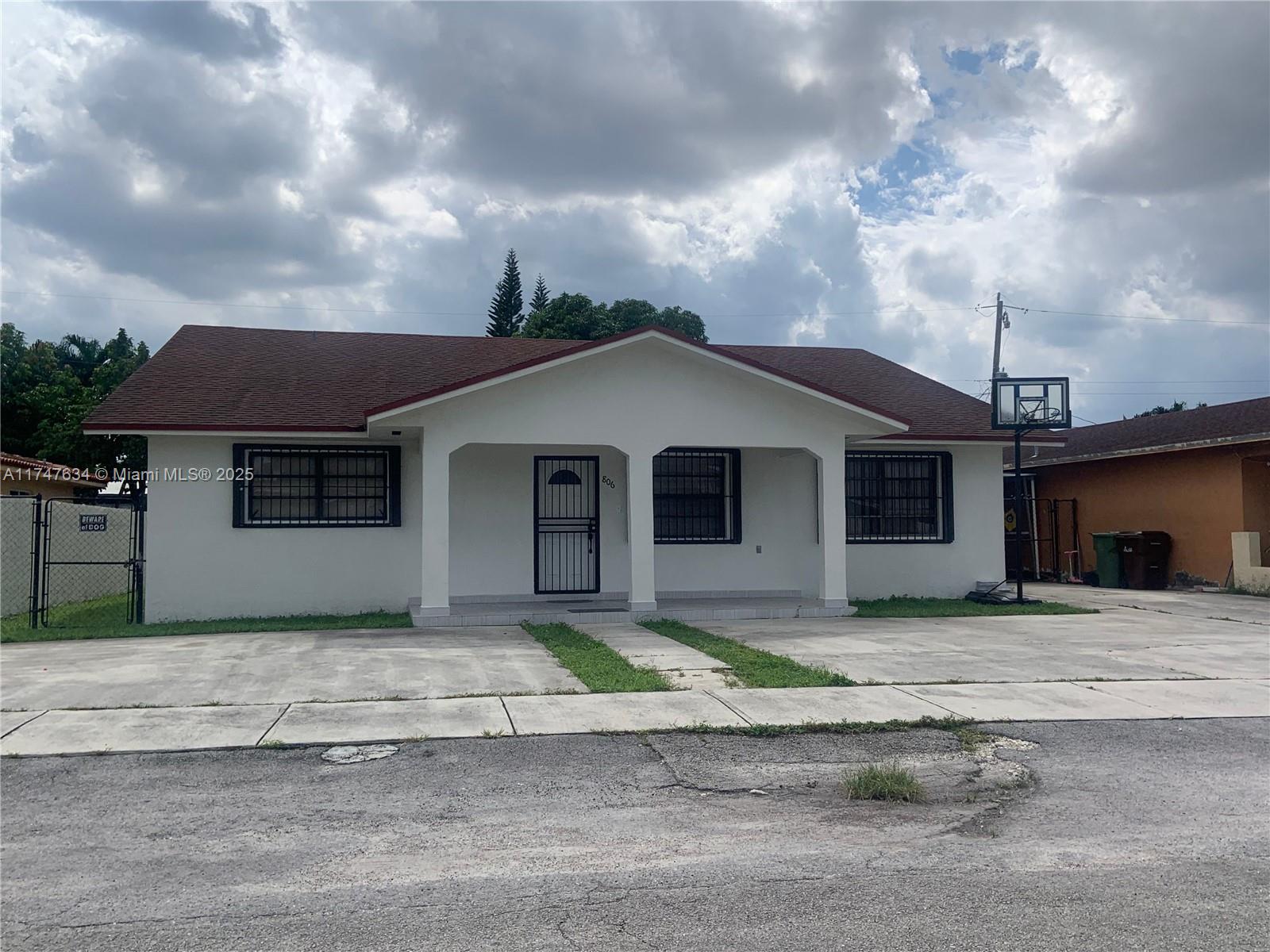 806 W 73rd Pl, Hialeah, Florida image 1