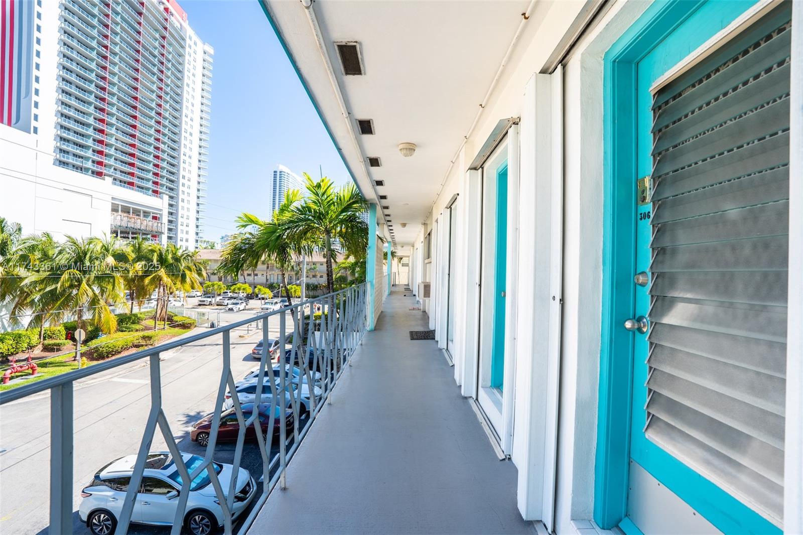 2500 Diana Dr #306, Hallandale Beach, Florida image 4