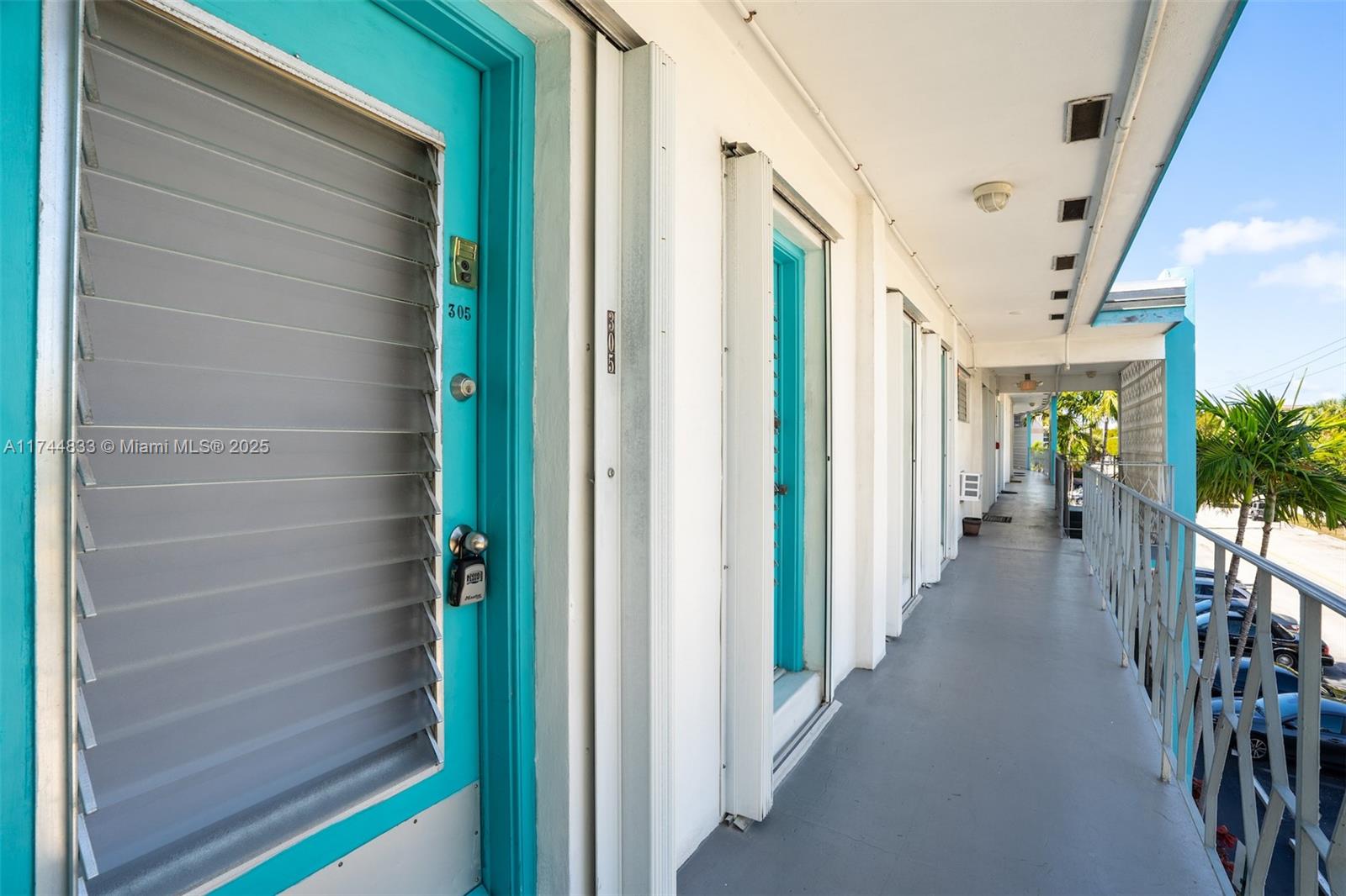 2500 Diana Dr #305 AND 306, Hallandale Beach, Florida image 4