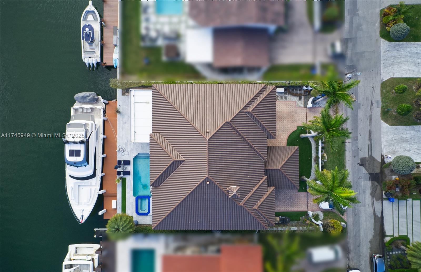 House for Sale in North Miami Beach, FL