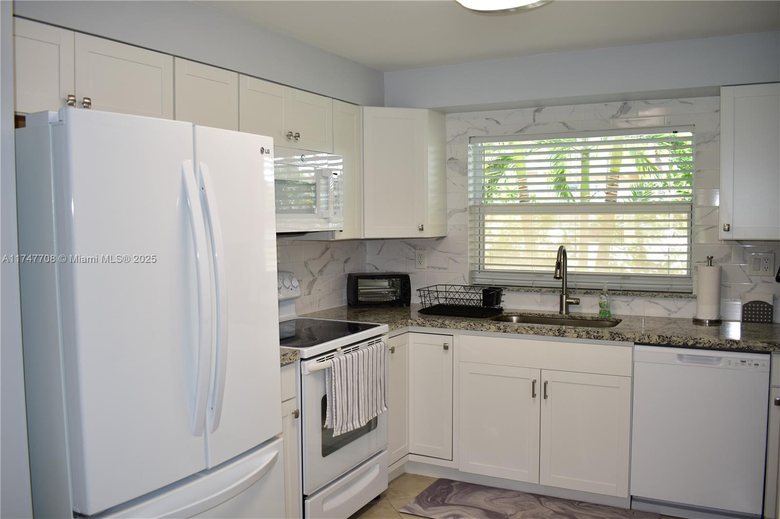 9320 Sunrise Lakes Blvd #107, Sunrise, Florida image 10