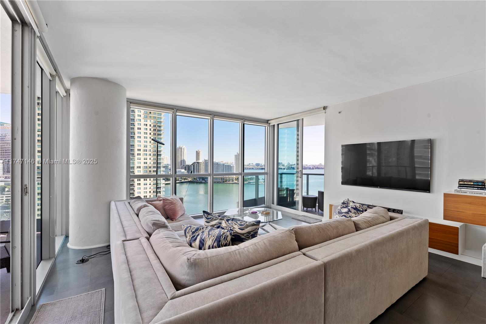 1331 Brickell Bay Dr #1902, Miami FL 33131
