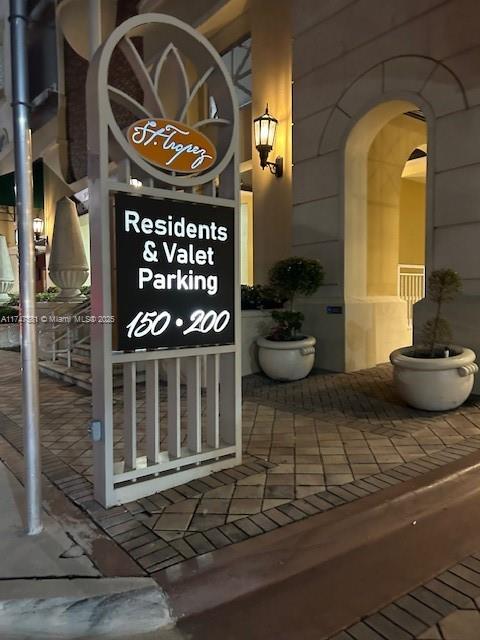 Apartamento à Venda em Sunny Isles Beach, FL