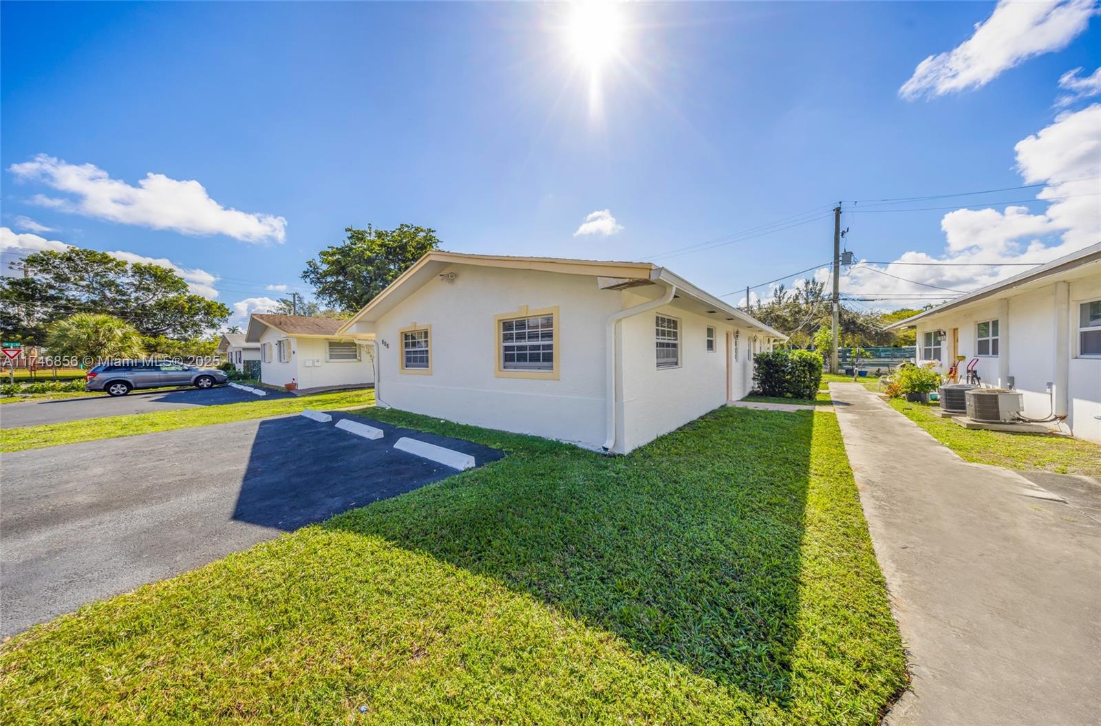 808 SW 30th St, Fort Lauderdale, Florida image 3