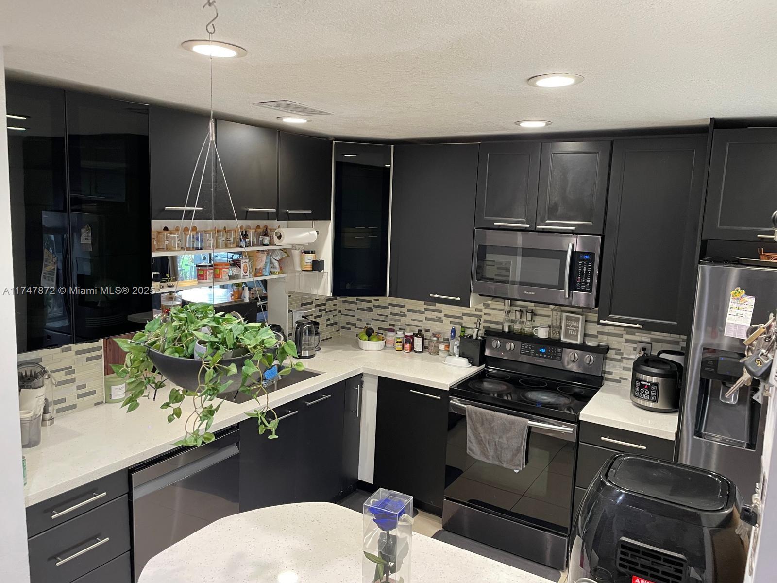 9272 NW 49th Pl, Sunrise, Florida image 1