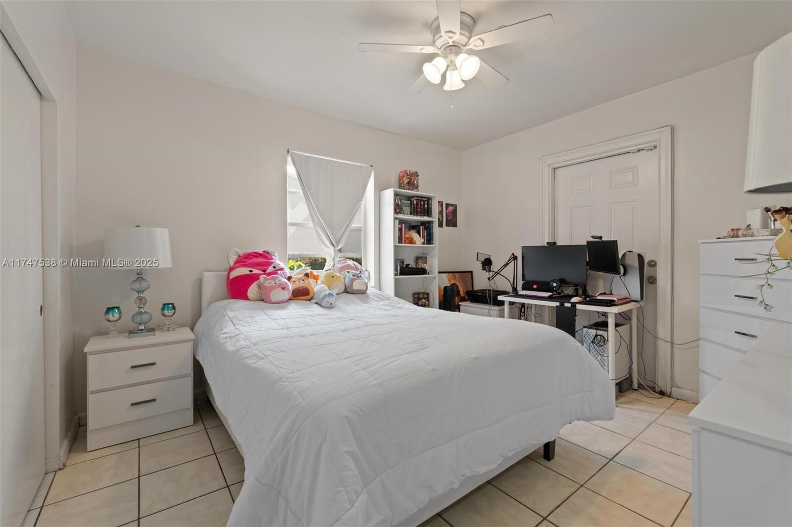 Listing Photo 12