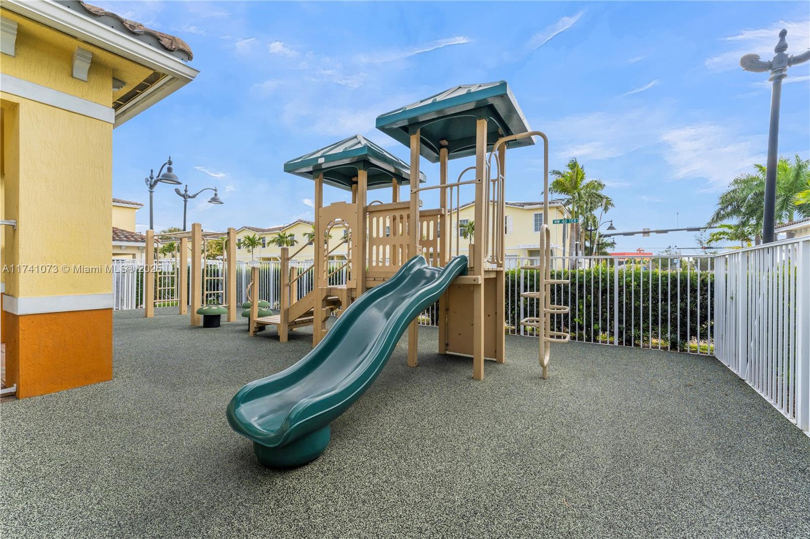 4040 NW 11th St, Lauderhill, Florida image 17