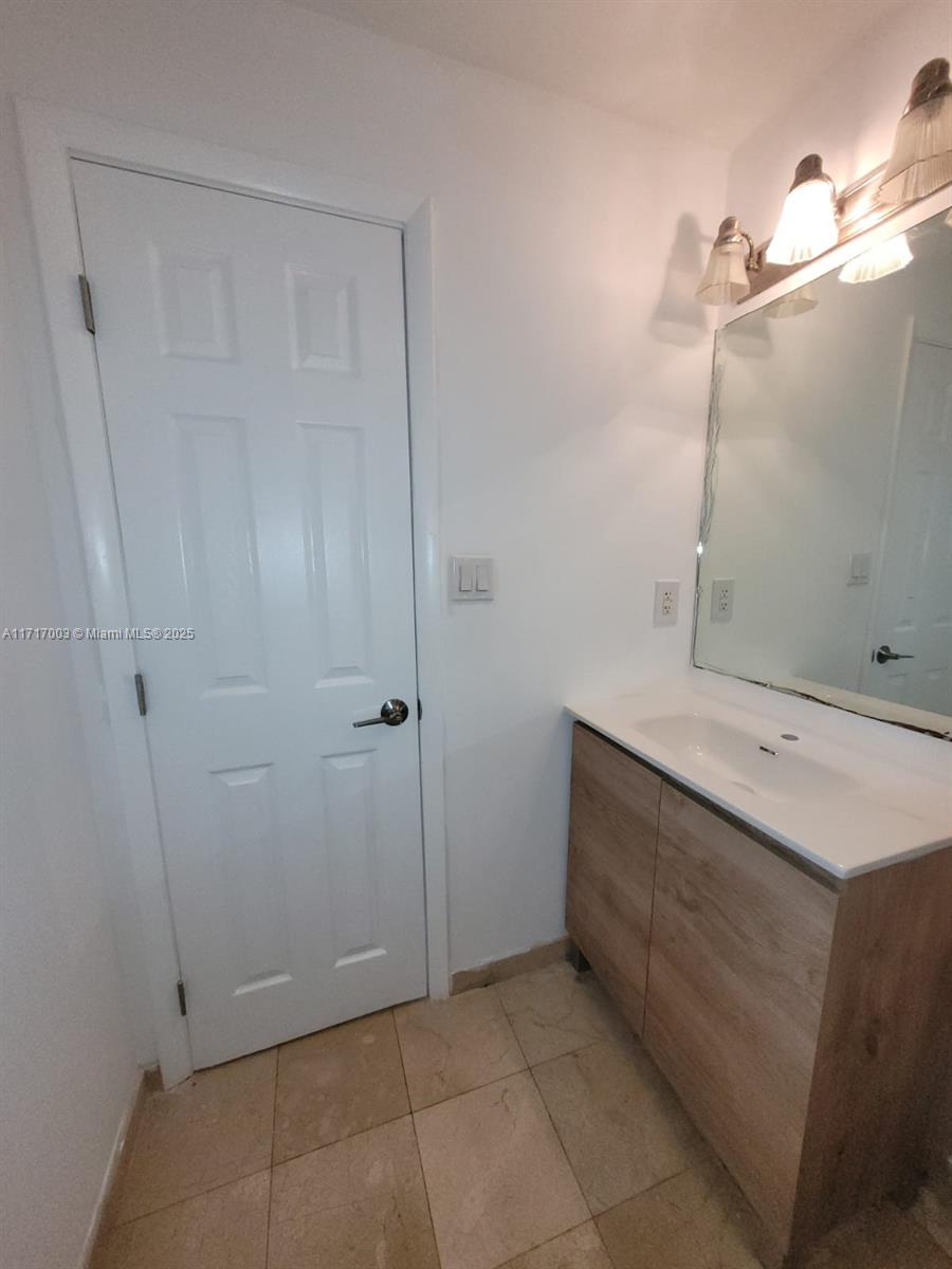 10275 Collins Ave #111, Bal Harbour, Florida image 18