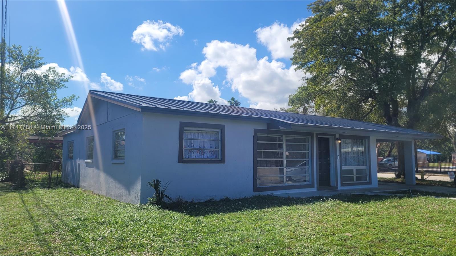Residential, Lauderhill, Florida image 4