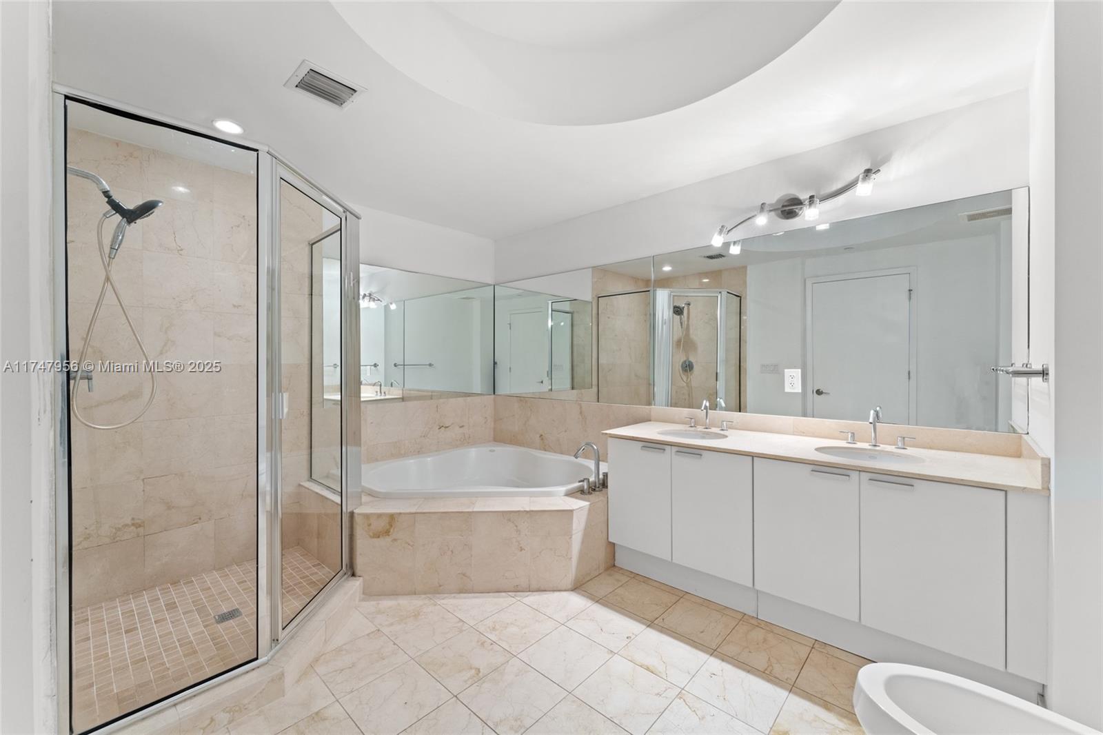 3131 NE 188th St #1-1106, Aventura FL 33180