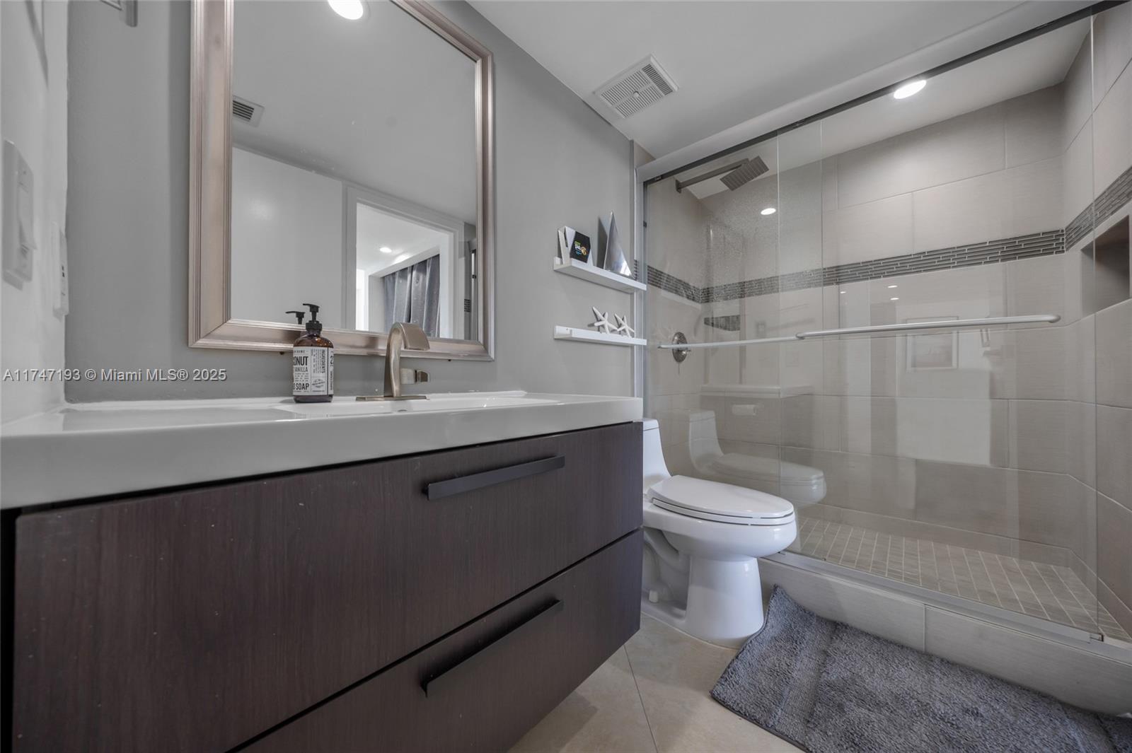 7601 E Treasure Drive #1119, North Bay Village, Florida image 21