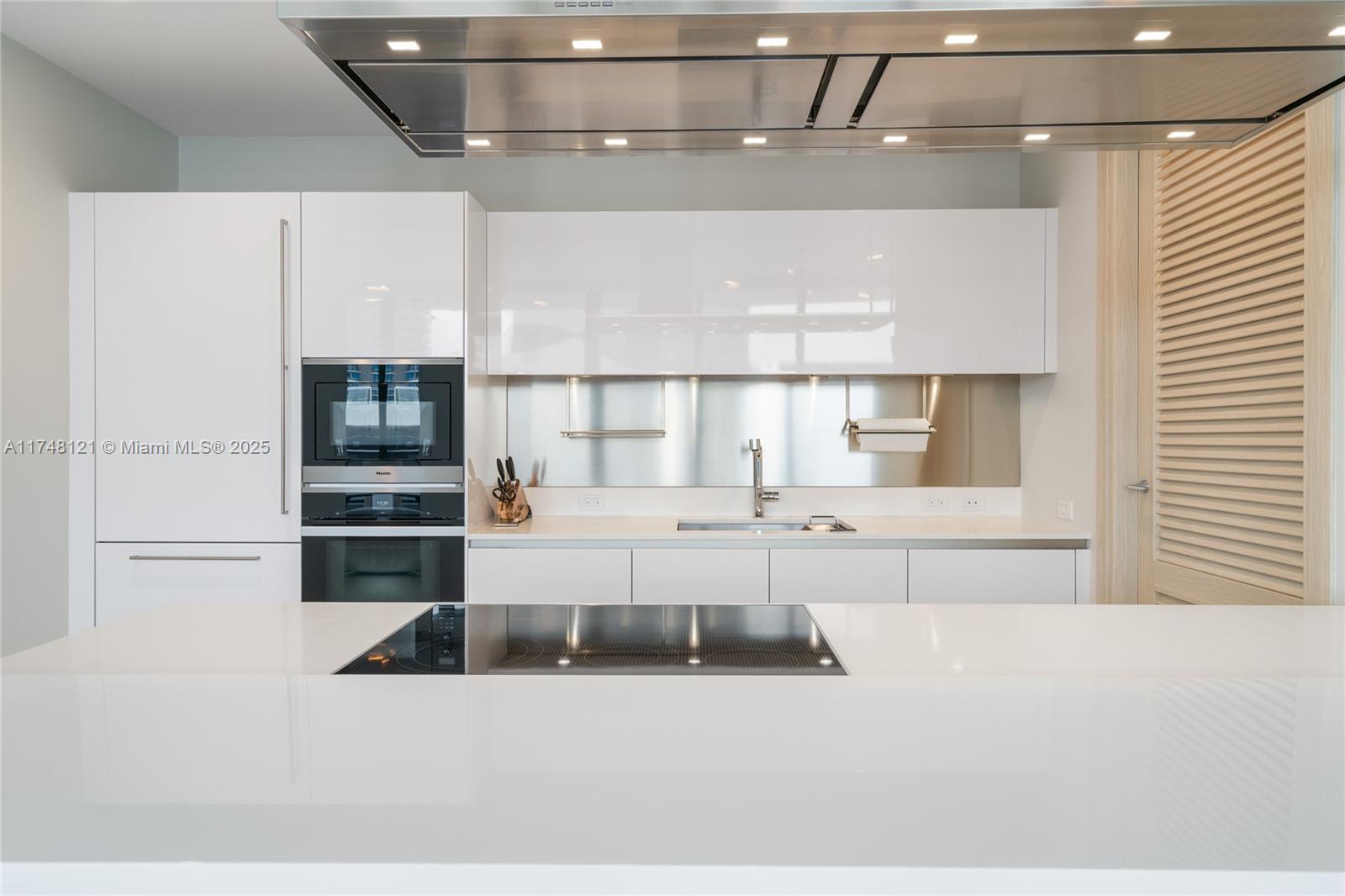 1000 Brickell Plz #PH5005, Miami FL 33131