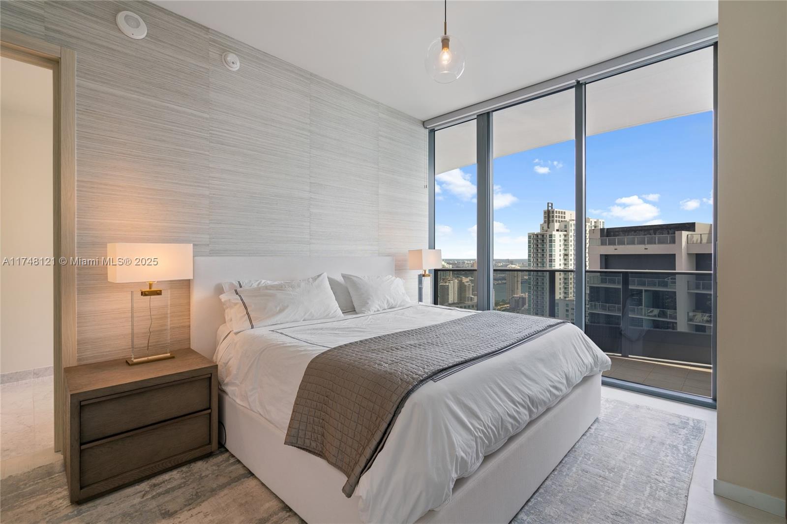 1000 Brickell Plz #PH5005, Miami FL 33131