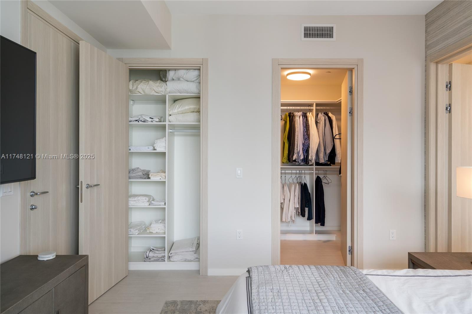 1000 Brickell Plz #PH5005, Miami FL 33131