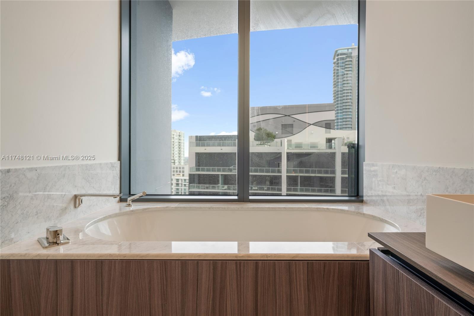 1000 Brickell Plz #PH5005, Miami FL 33131