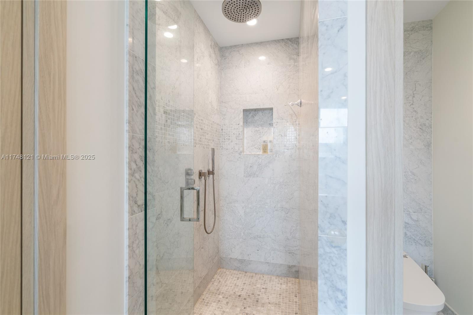 1000 Brickell Plz #PH5005, Miami FL 33131